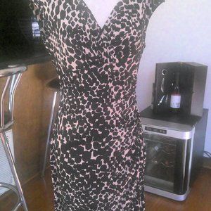 RALPH LAUREN BLACK AND CREAM SLEEVELESS DRESS WITH VEE NECK- 8